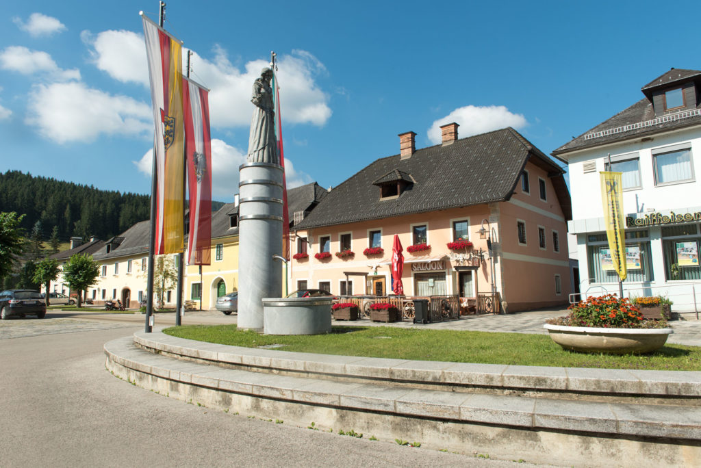 Hauptplatz in der Gemeinde Weitensfeld (Gurktal)