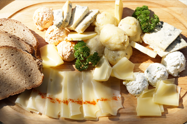 Brettljausn von der Buschenschenke Tomale